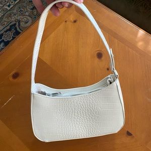 White shoulder bag